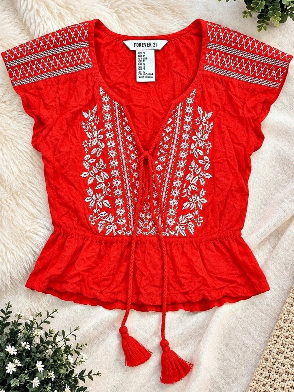 Forever 21 Embroidered Tunic in Red & White Size Small Like New